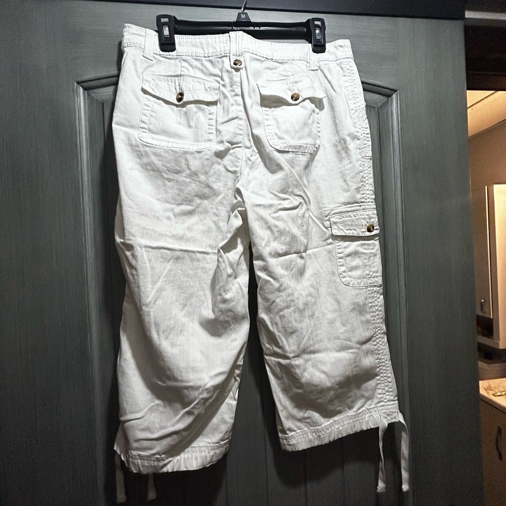 Capris - Picture 2 of 7